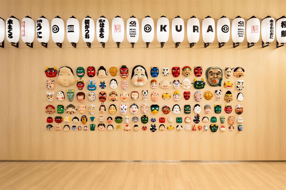 寿司店日式面具墙设计