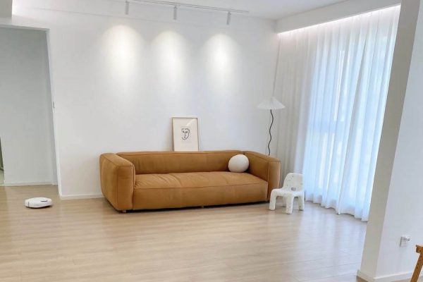 女主人把新家打造成“家徒四壁”的装修，没想到朋友却说“骨子里透着高级感”