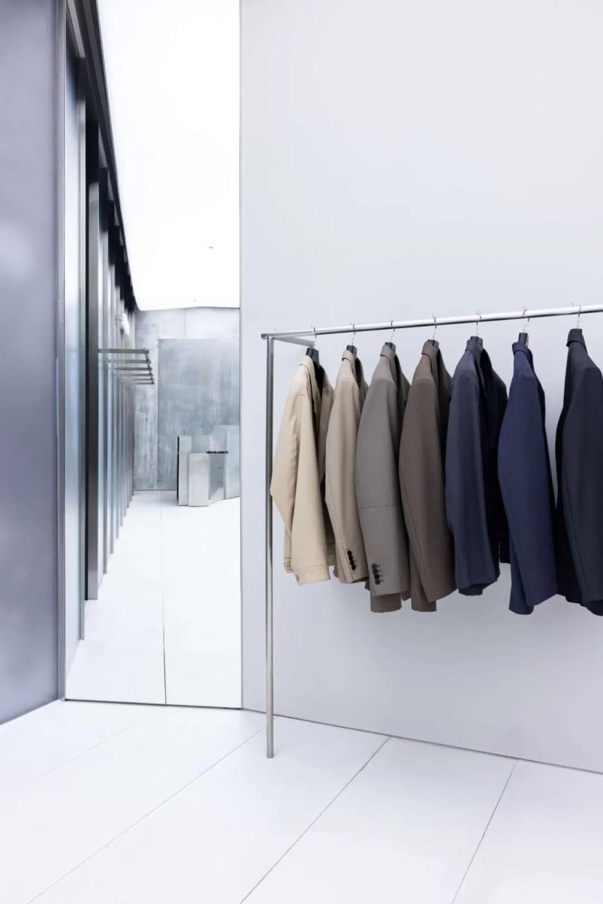 时尚、中性、简约：来自韩国的服装店空间设计