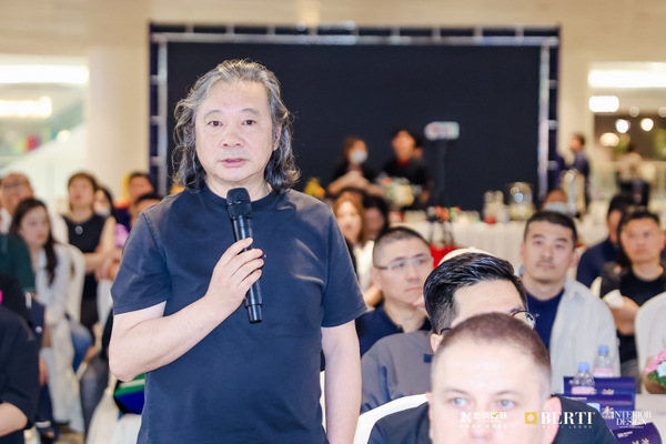 中国建筑学会室内设计分会副理事长、湖南省建筑室内设计学会轮值会长、长沙市设计师专业委员会主任王湘苏先生