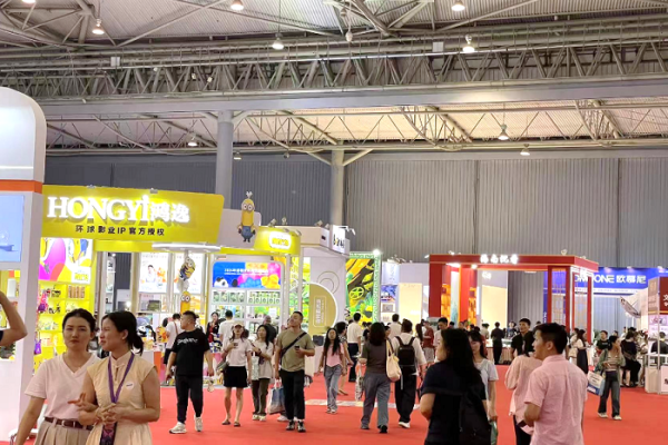 2024西南消费焕新发展 第16届成都礼品家居展隆重开幕