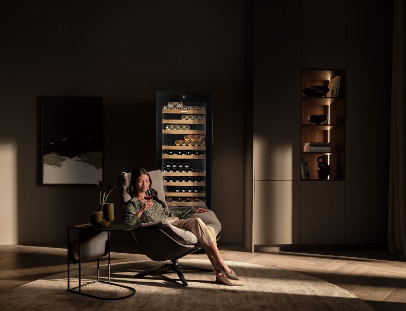 Liebherr利普赫尔推出Vinidor Selection系列WPgbh 7473酒柜，感恩献礼温情时刻