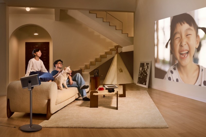 徕卡 Cine Play 1 Plus 多功能迷你投影仪 全新徕卡观影界面，尽享徕卡出色画质体验